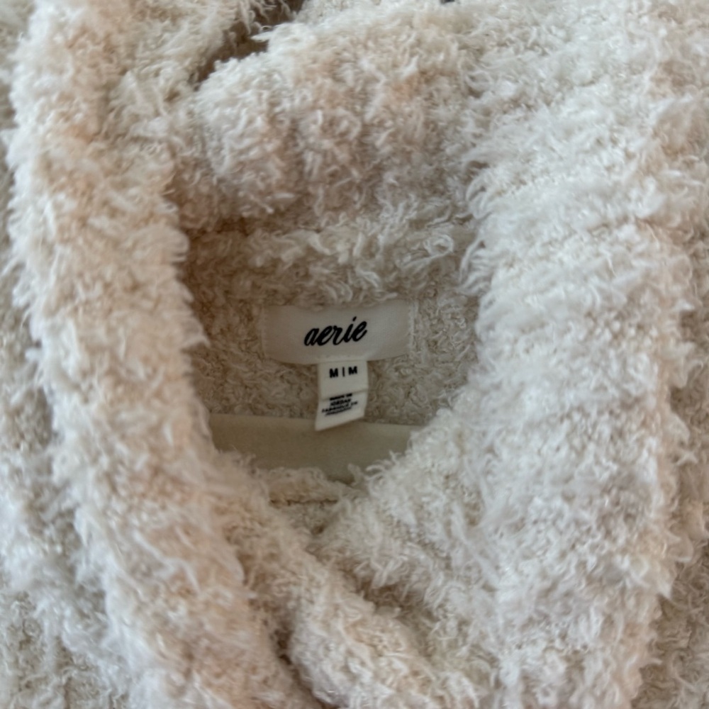 Aerie Soft Cropped Raw Hem Turtle Neck Sweater Medium - Picture 5 of 5